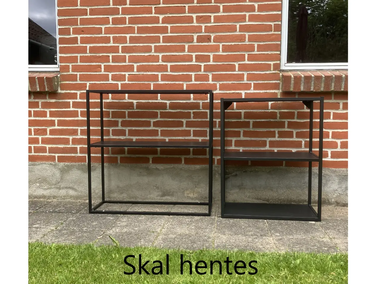 Billede 1 - 2 små metalreoler.