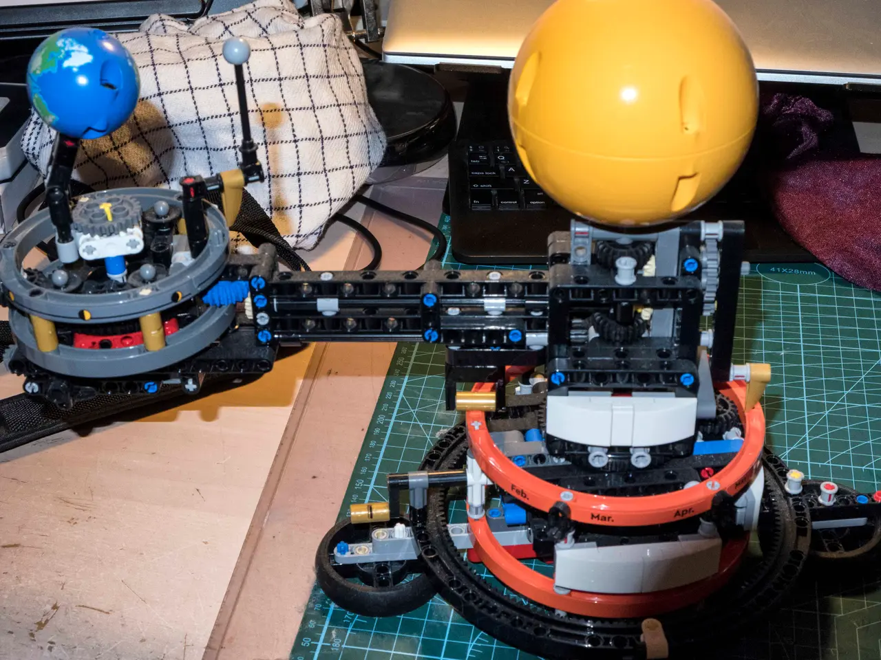 Billede 1 - Lego teknik 42179. Tellurium (Sol- Jord - Måne). E