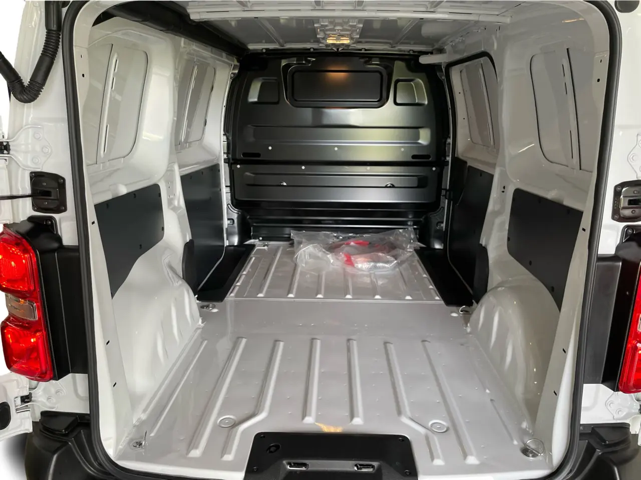 Billede 18 - Peugeot e-Expert 75 L2 Plus Van