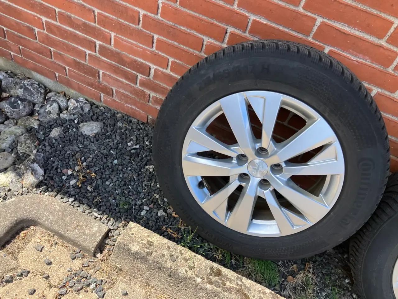 Billede 5 - Vinterhjul på originale Peugeot alufælge 