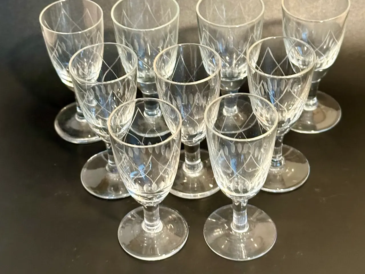 Billede 3 - 9 vintage BELLONA snapseglas i flot stand sælges