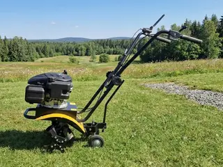 Adano havefræser, model MS25 139CC.