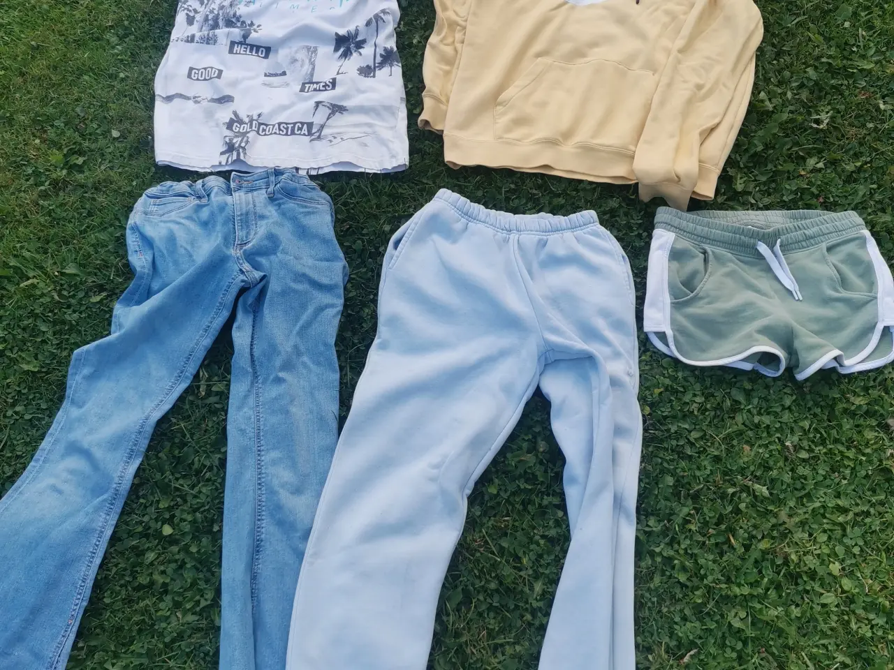 Billede 1 - Tøj pakke str 10-14, 5 kr ialt 🌸