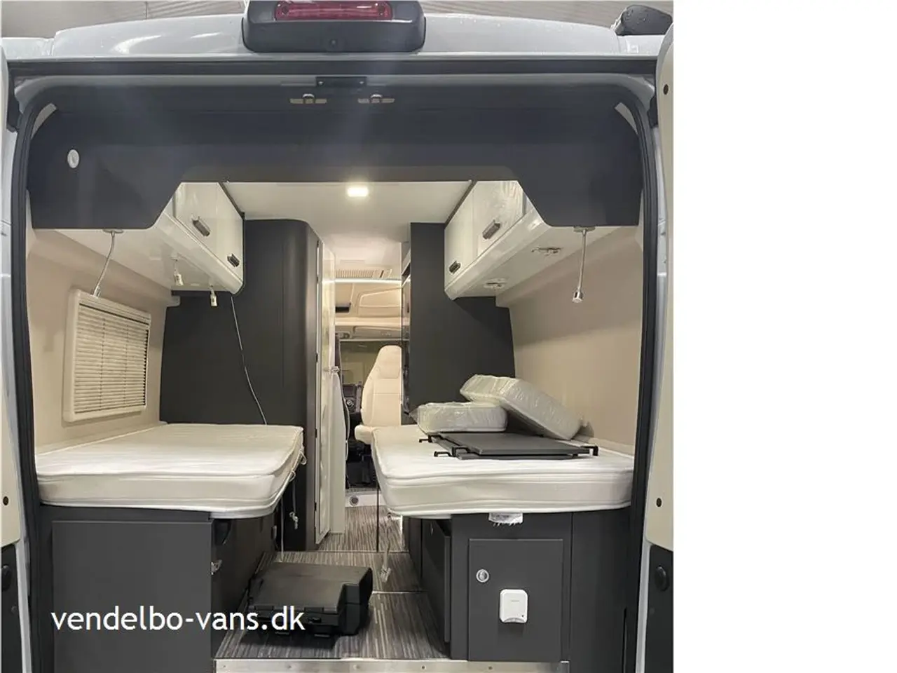 Billede 17 - 2022 - McLouis Menfys Van 04 Prestige Matic Det er CamperVan topudgaven med masser af udstyr - Prestige Matic