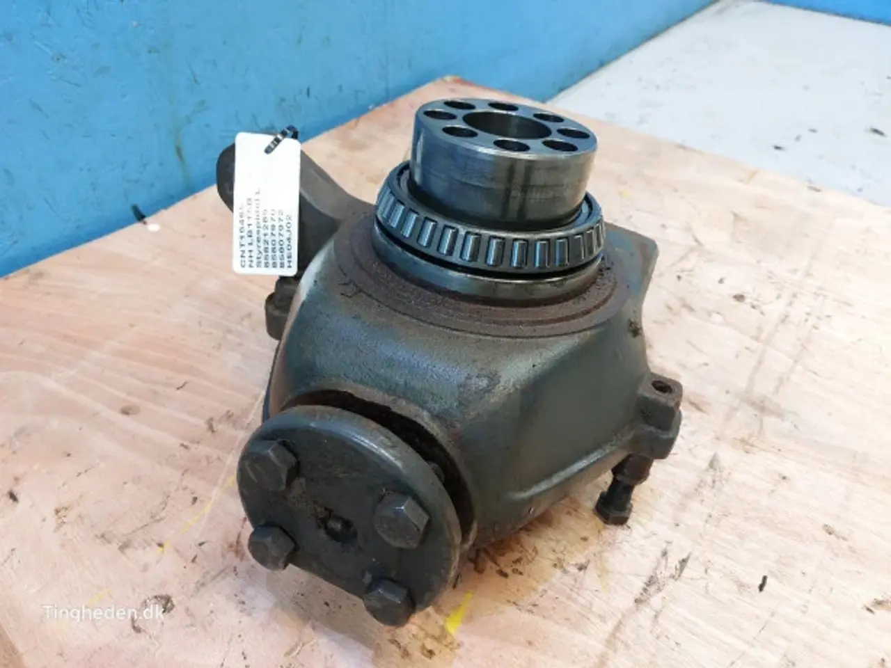 Billede 17 - New Holland LB115B Styrespindel L. 85821289
