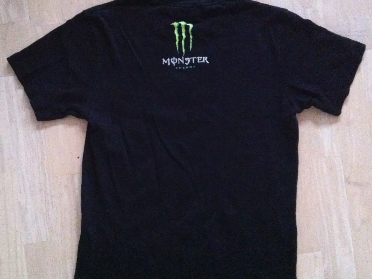 Billede 5 - Mønster energy t-shirt, str S, 75kr