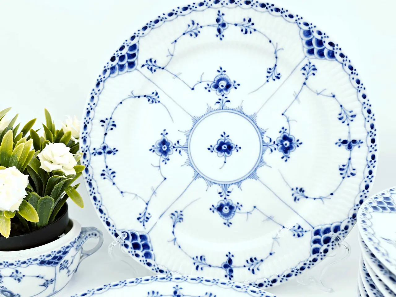 Billede 2 - Musselmalet Halvblonde Middagstallerken Porcelæn 