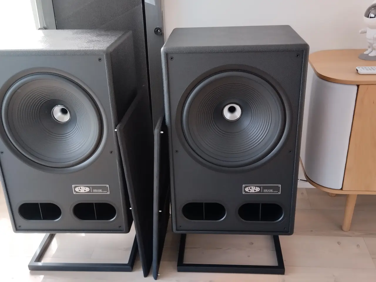 Billede 1 - Vestlyd V15C med standere