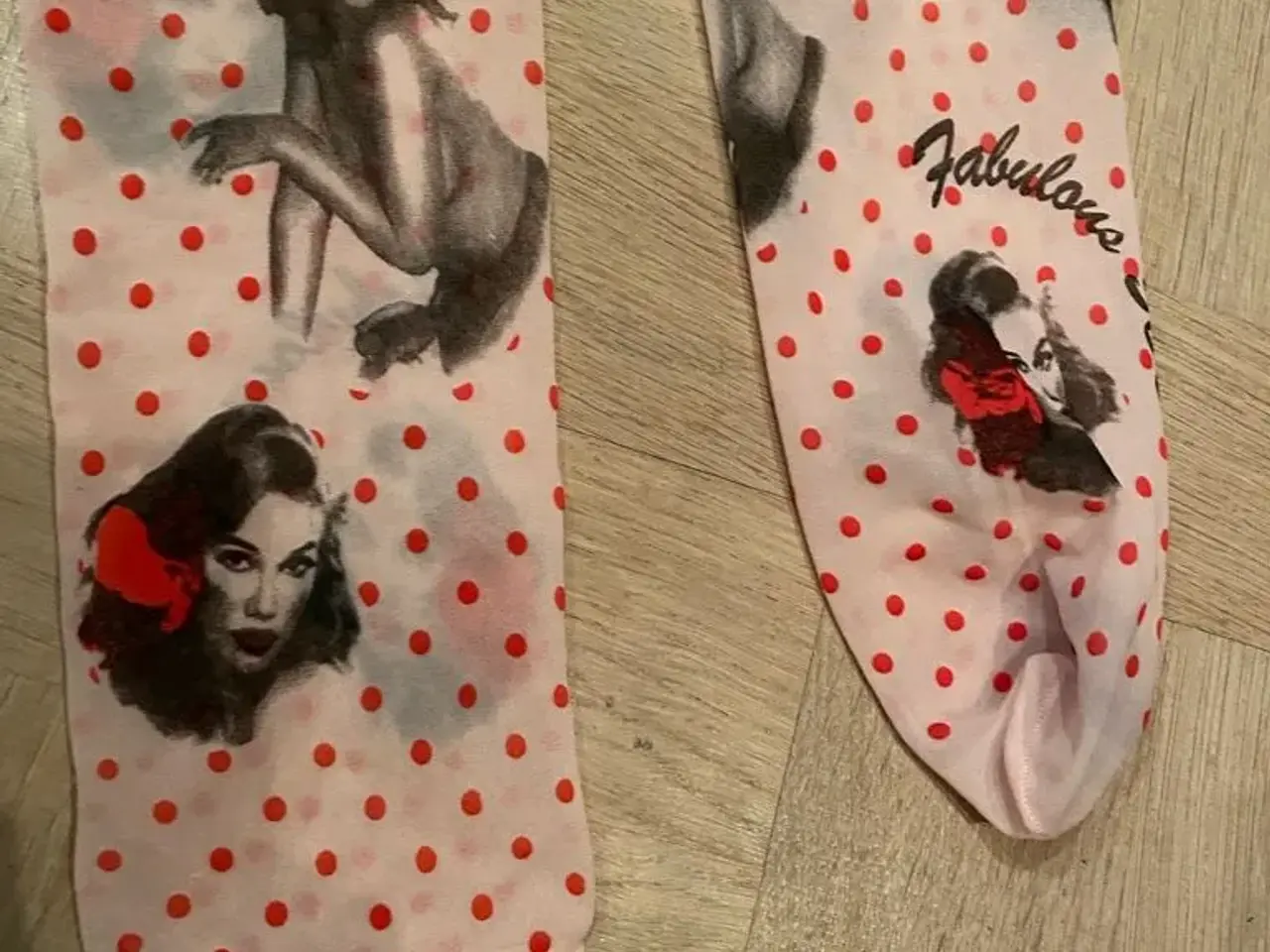 Billede 4 - Flotte nylonstrømper str small