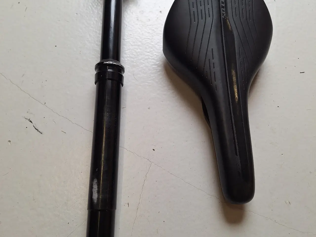 Billede 3 - Dropper post plus saddel 