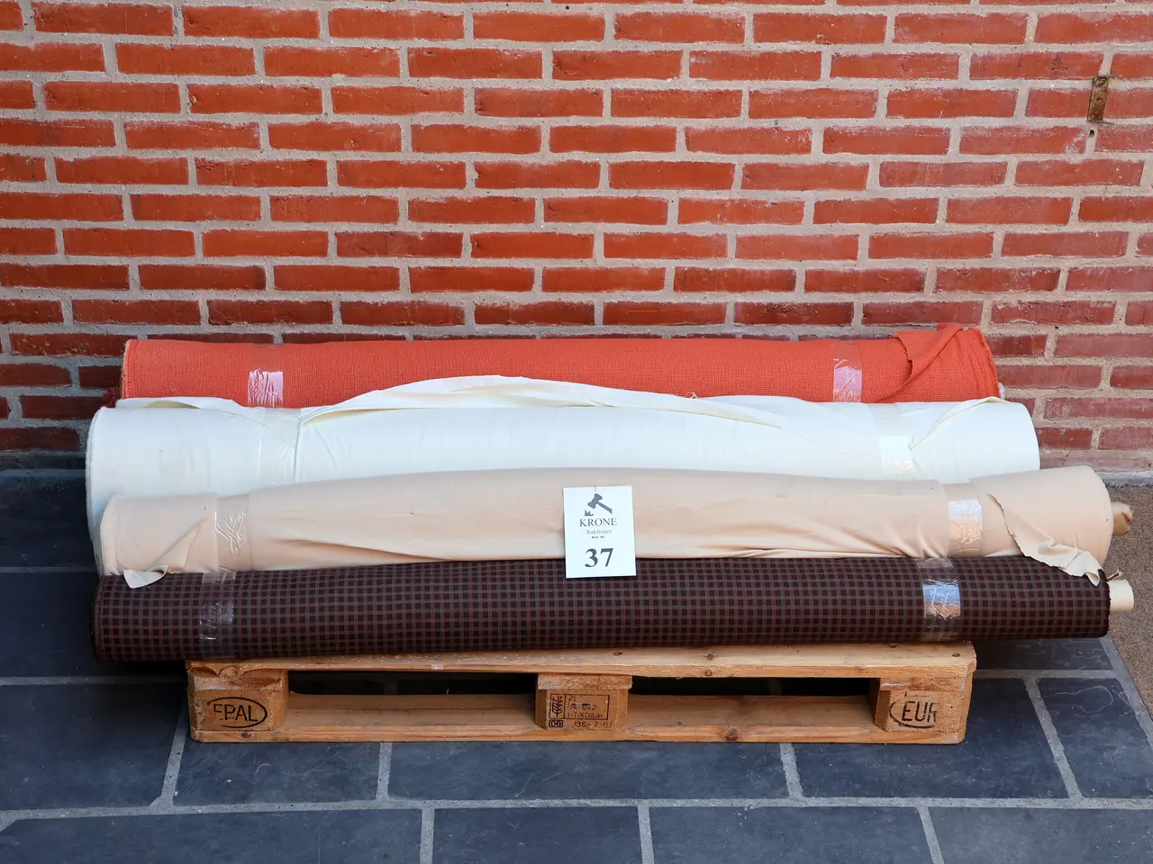 Billede 10 - Stof fra tekstil virksomhed.
