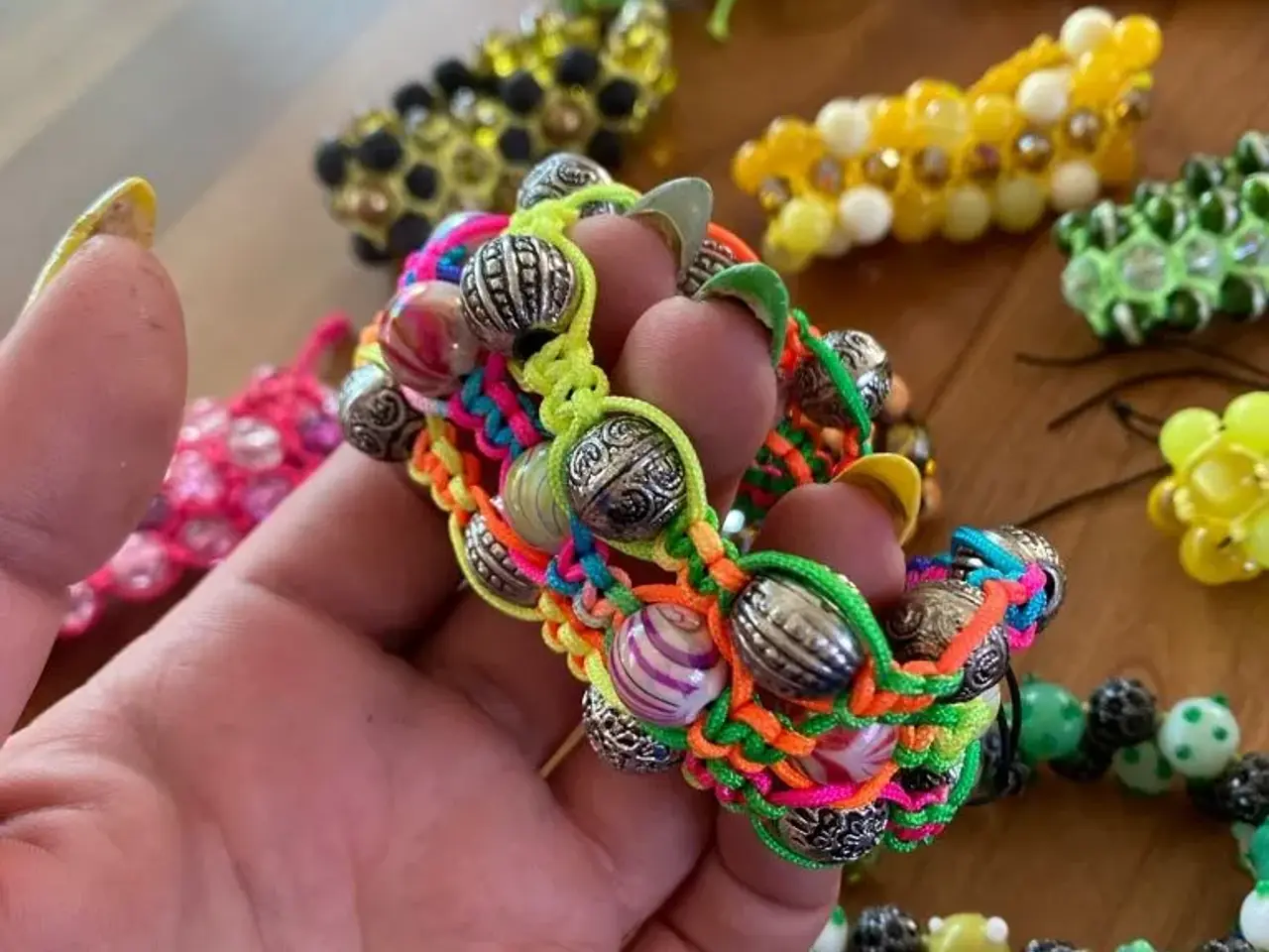 Billede 3 - Nye knyttede armbånd