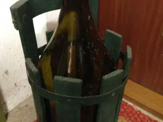 ølflaske 5 liter i stativ
