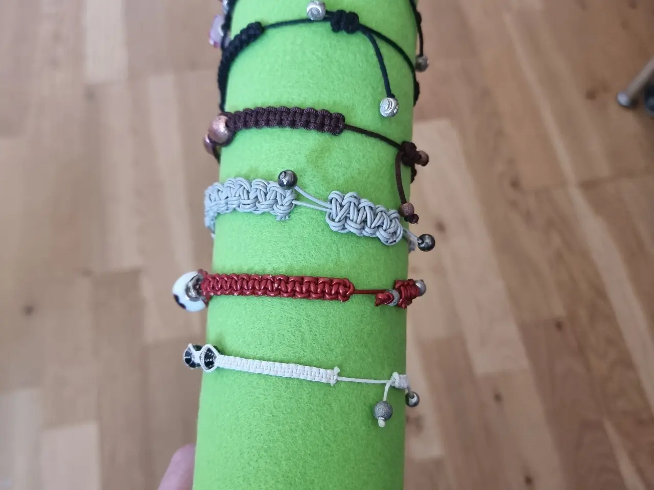 Billede 2 - Diverse knyttede armbånd
