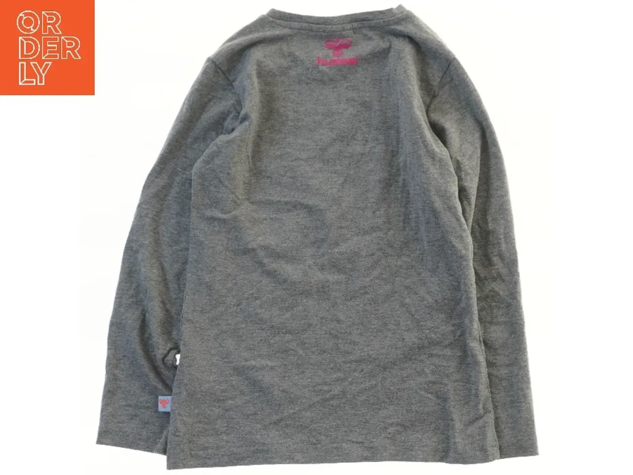 Billede 2 - Langærmet T-shirt med tryk fra Hummel (str. 122)