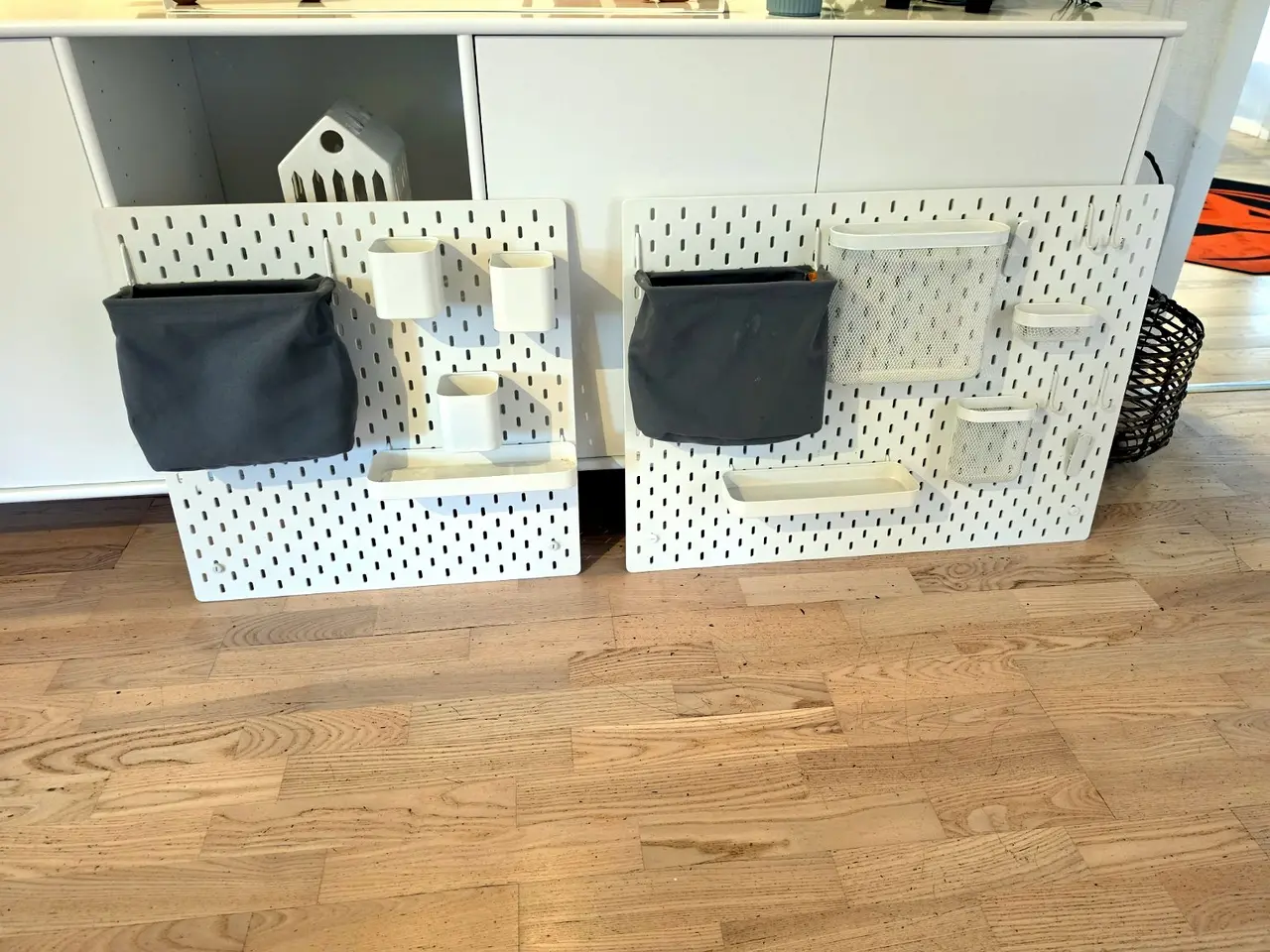 Billede 2 - IKEA SKÅDIS hulplader + masser af tilbehør – 2 stk