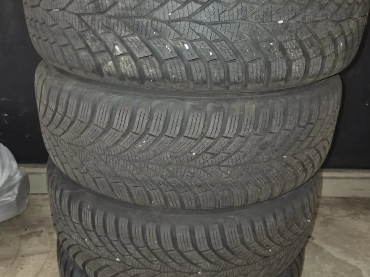Billede 2 - Vinterhjul på stålfælge – 205/55 R16 Continental