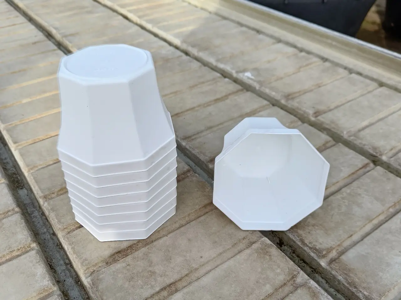 Billede 1 - Plast potter til drivhuset