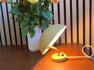 Vintage retro lampe i Bauhaus stil
