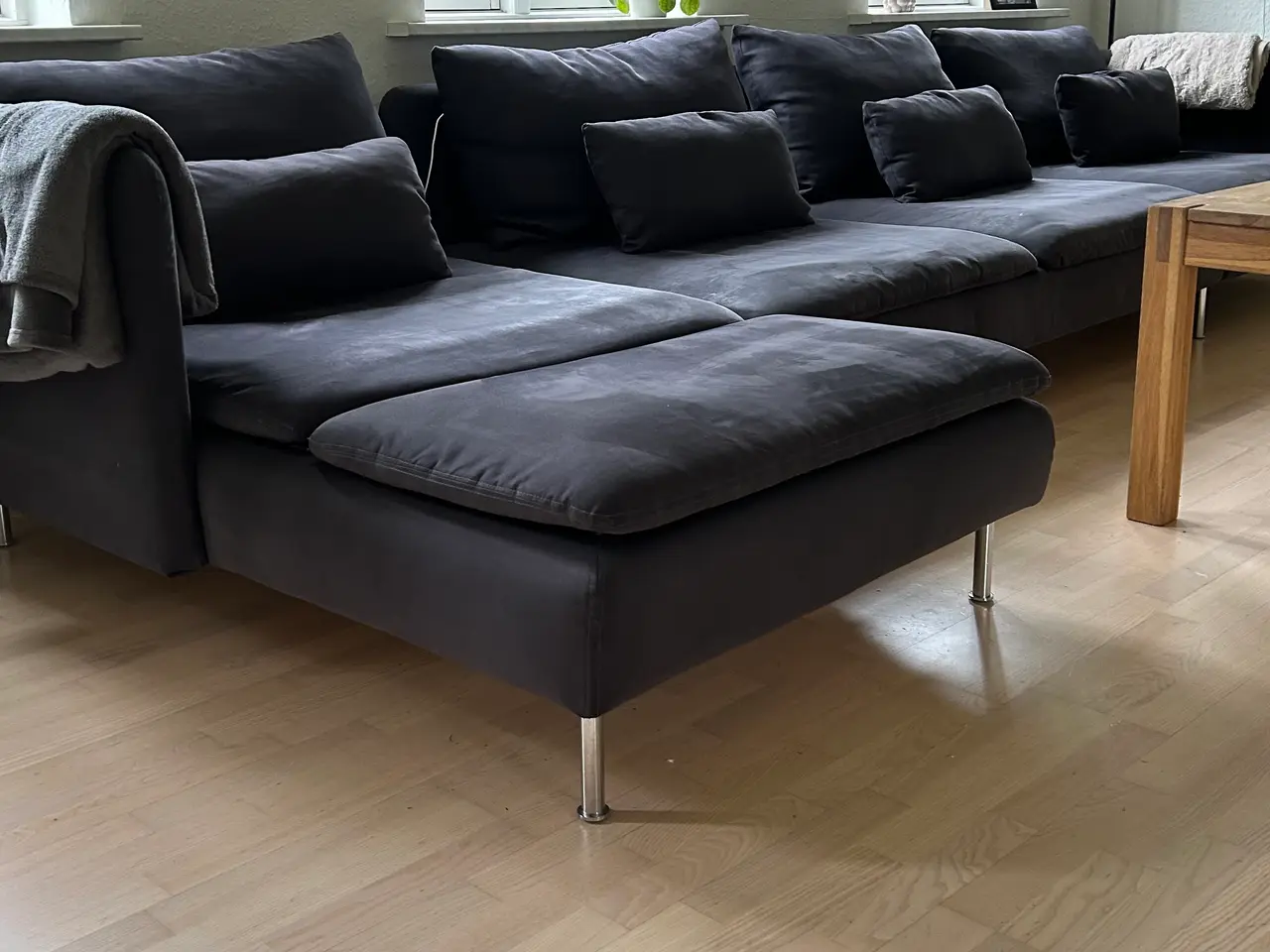 Billede 3 - Sofa med chaiselong- sort