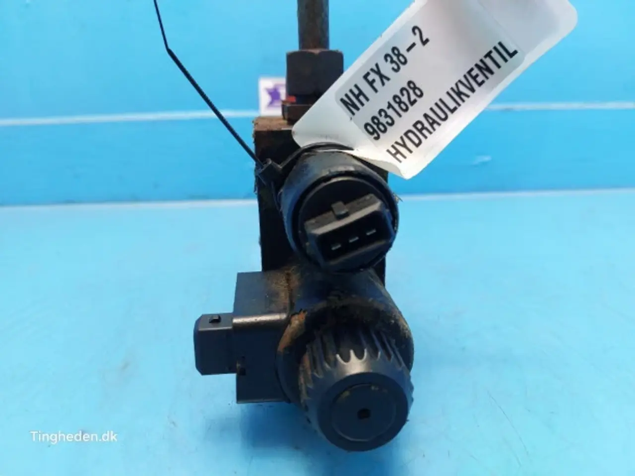 Billede 4 - New Holland FX38 Hydraulikventil 9831828