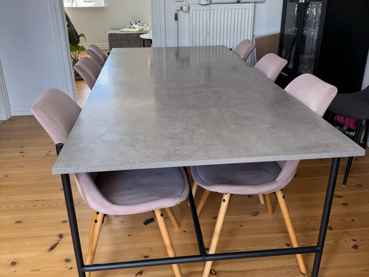 Billede 1 - Spisebord uden fejl