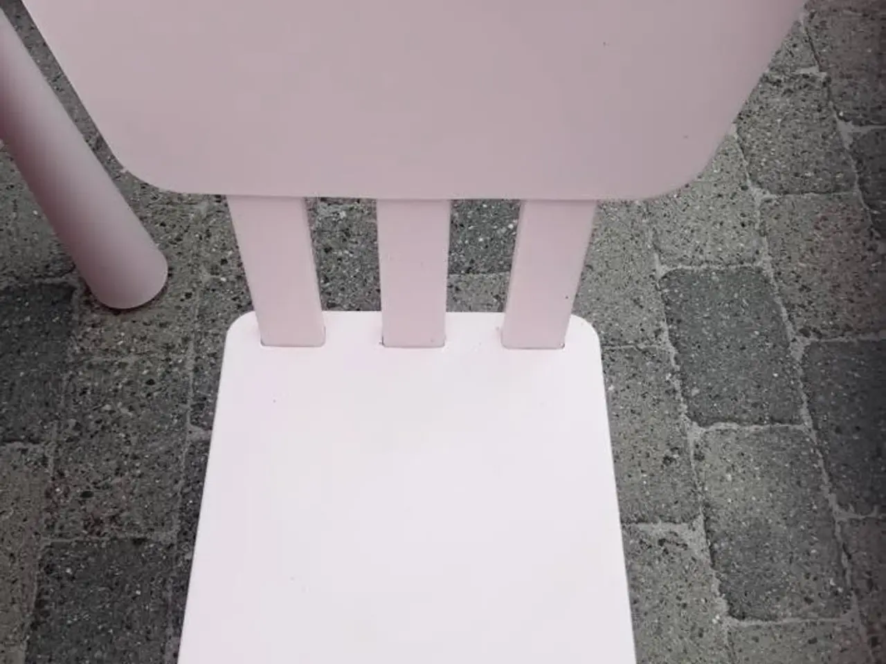 Billede 4 - Børne havebordet med 2 stole.