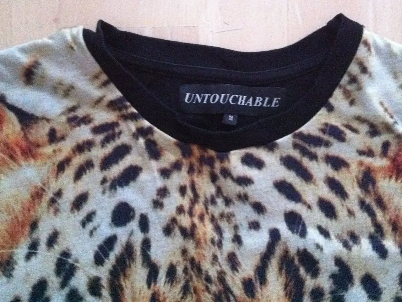 Billede 2 - Untouchable t-shirt, str M, 90kr