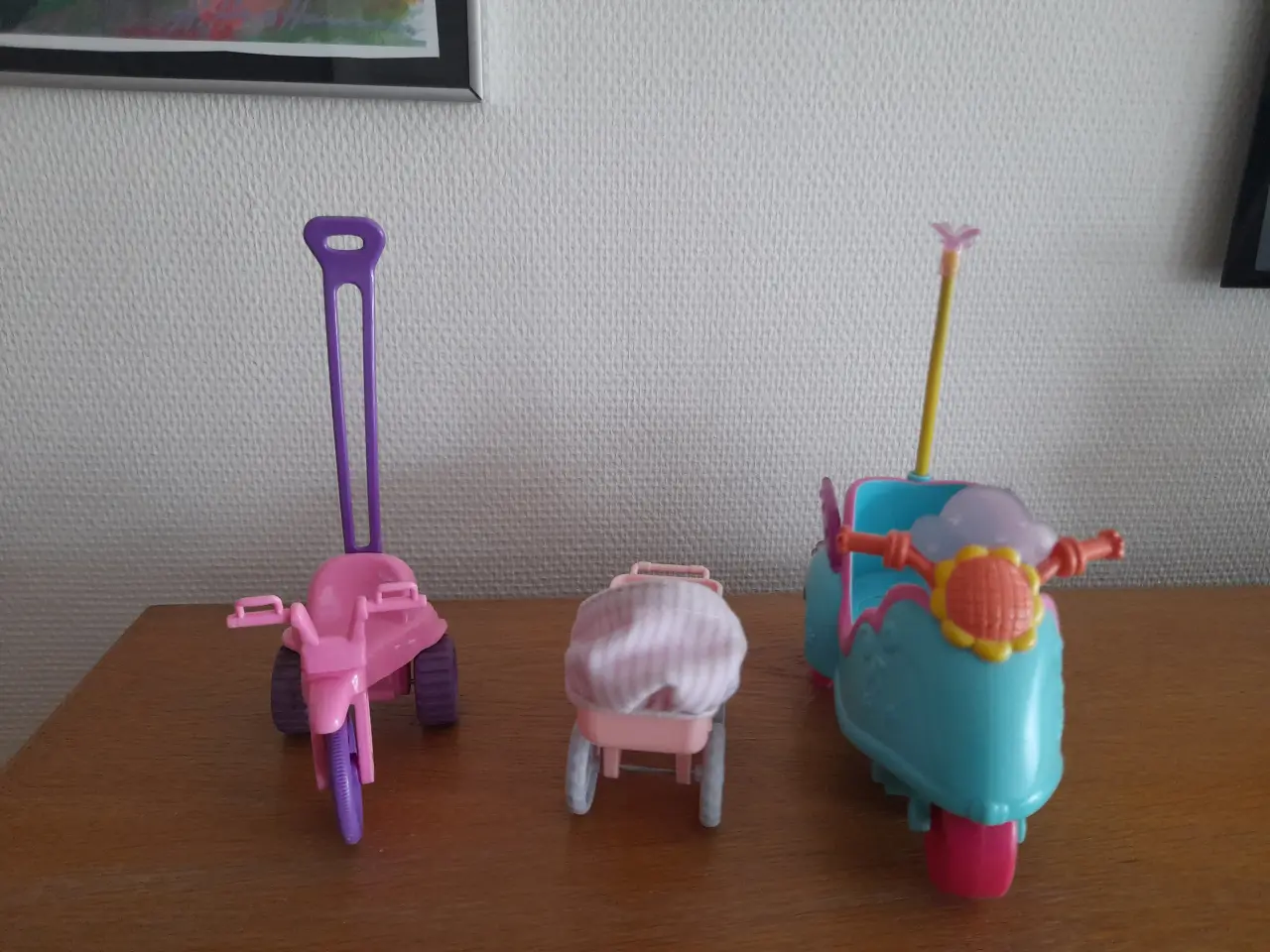 Billede 3 - 3 køretøjer til lille Barbie.