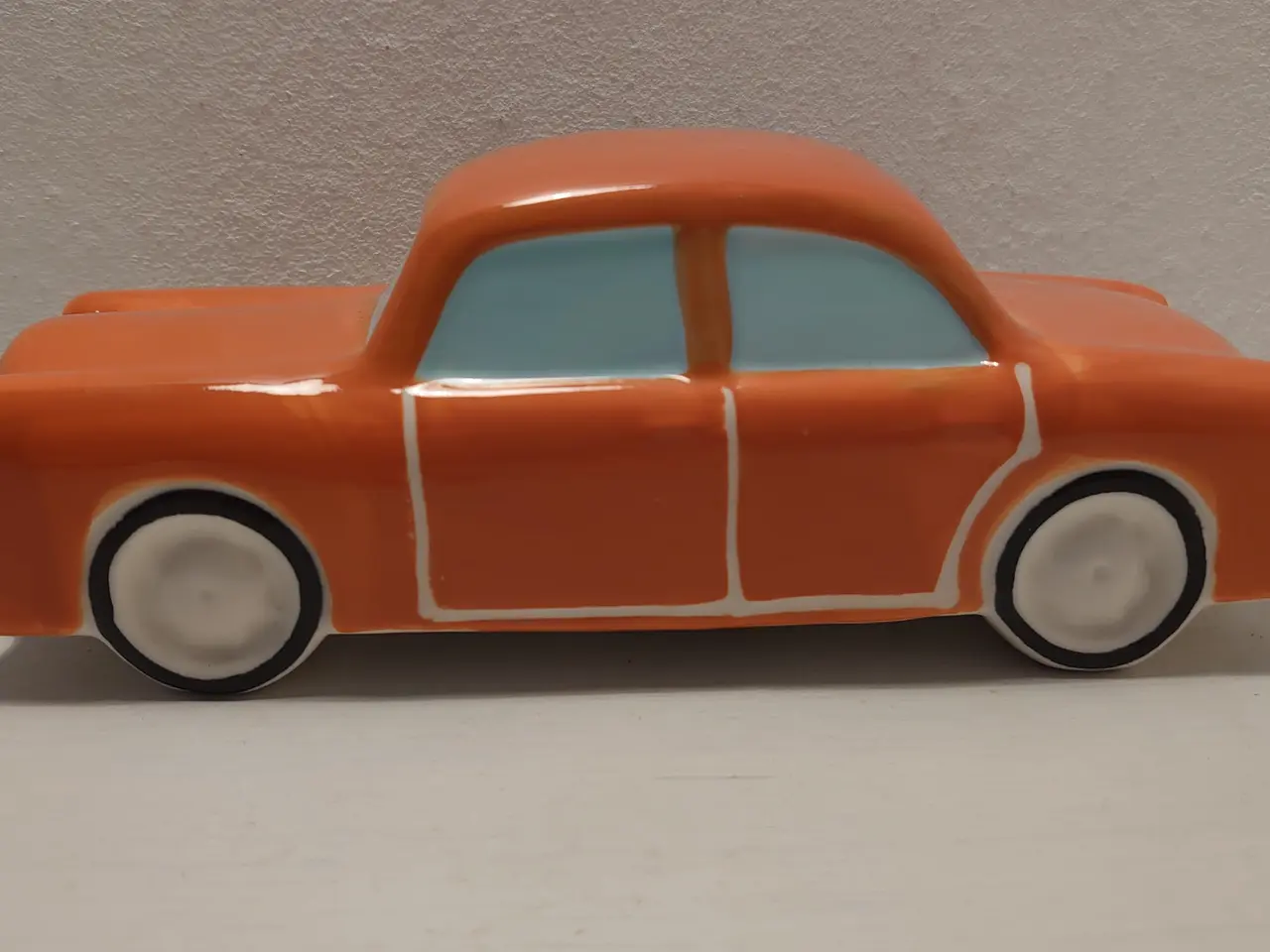 Billede 1 - Ikea "Malerisk" glasseret keramisk bil.L20cm.