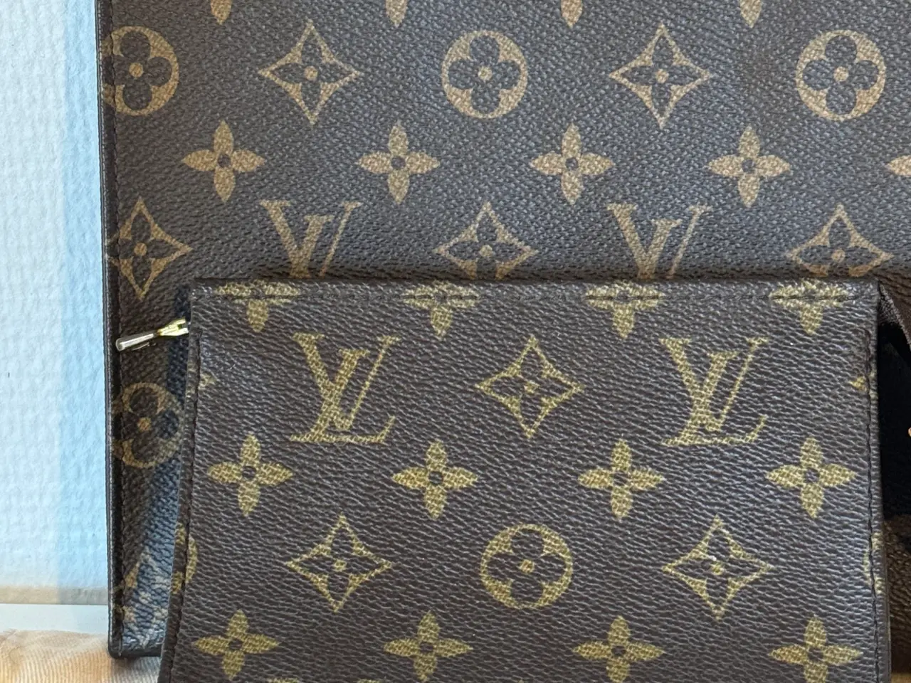 Billede 2 - r Louis Vuitton Toiletry pouch 26 & toilettaske.