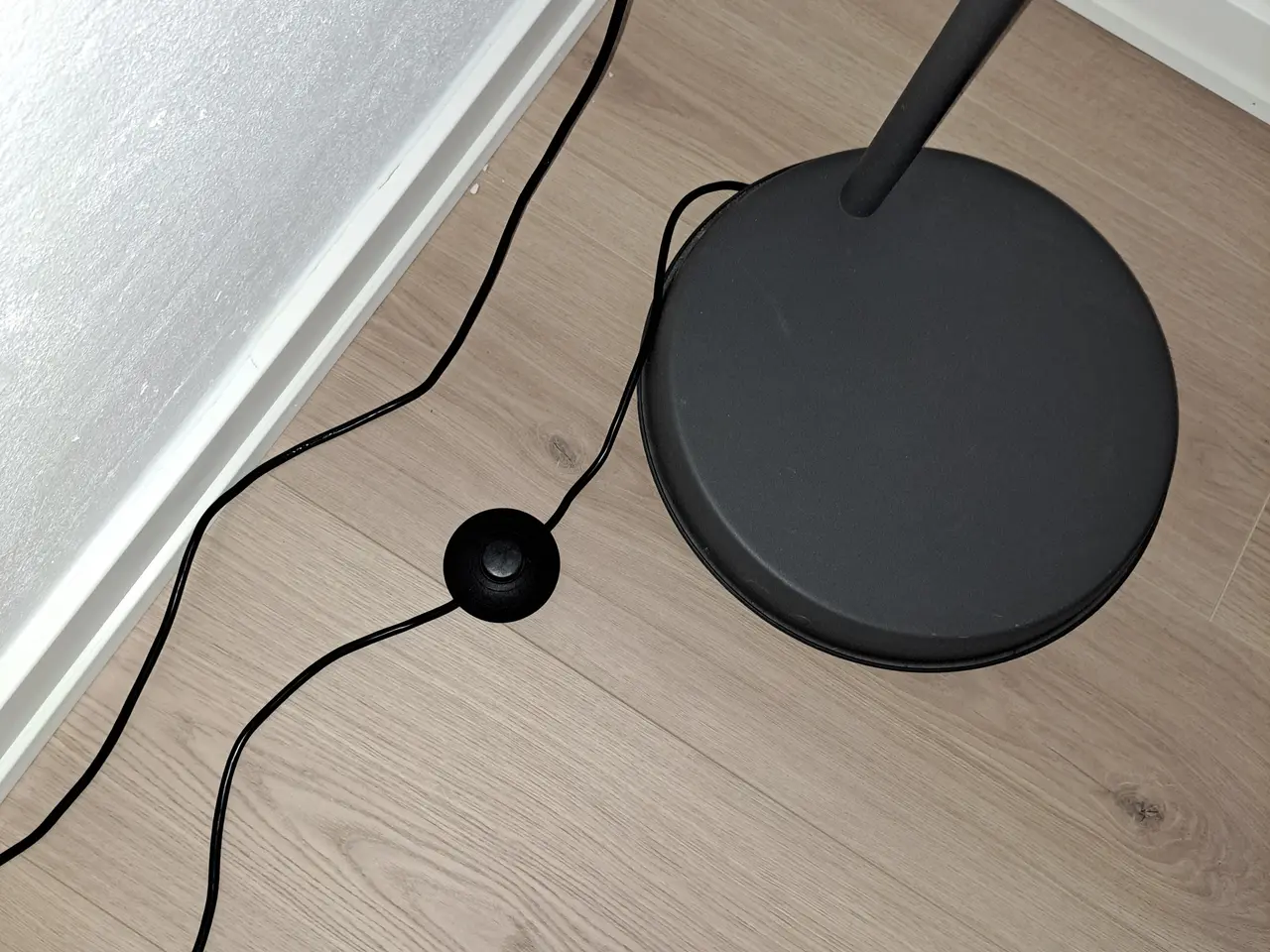 Billede 5 - Sort gulv lampe.
