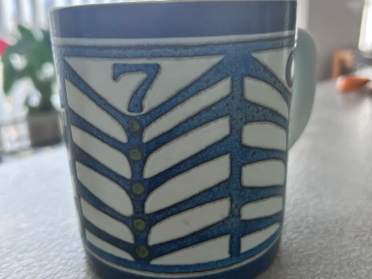 Billede 2 - Årskrus kgl . 1970