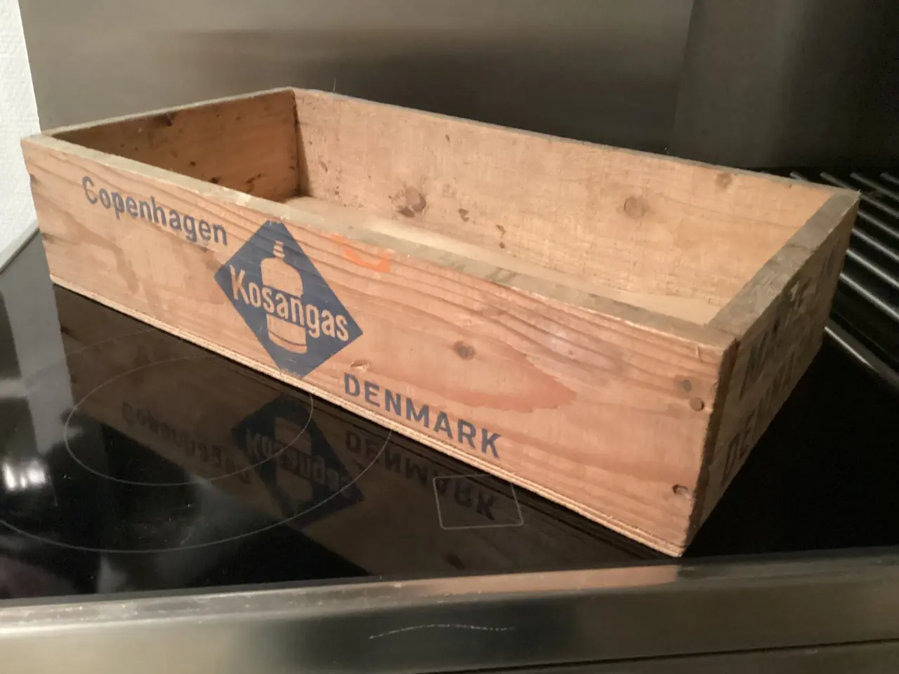 Billede 1 - Kosangas træ kasse med lidt forskelligt indhold