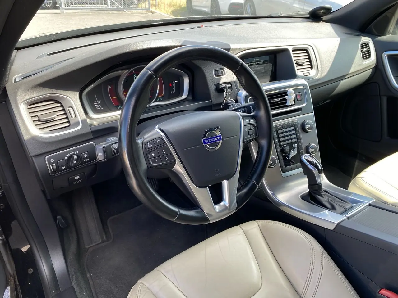 Billede 9 - Volvo V60 2,4 D5 Momentum 215HK Stc 6g Aut.