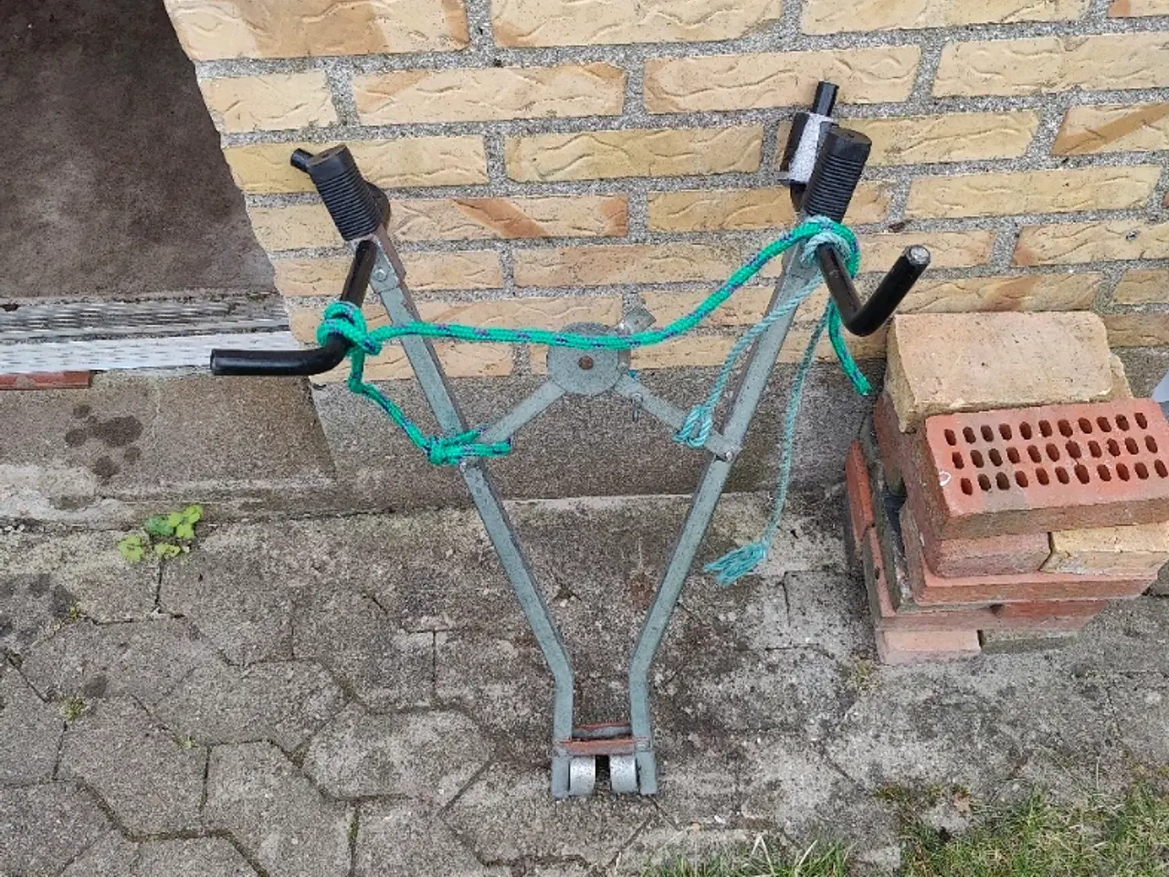 Billede 2 - Cykelholder og lygtebom