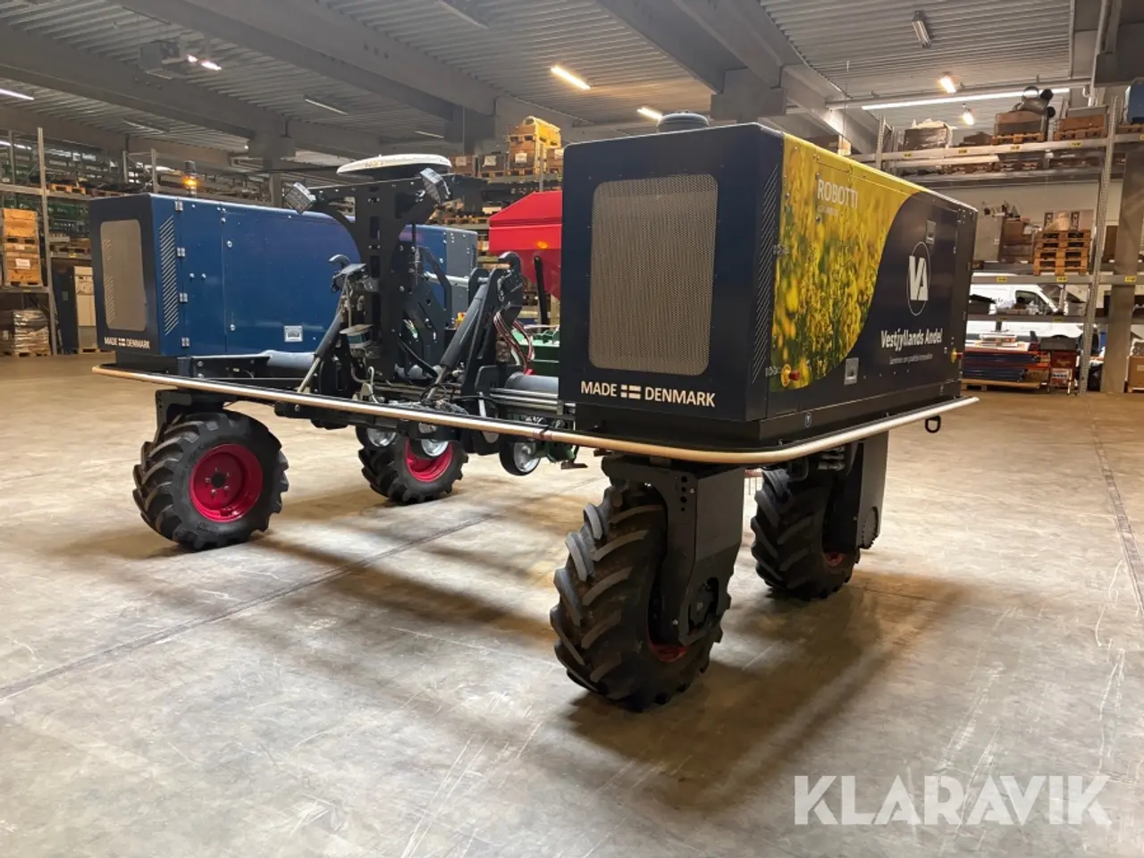 Billede 1 - Traktor Agrointelli Robotti LR med redskaber