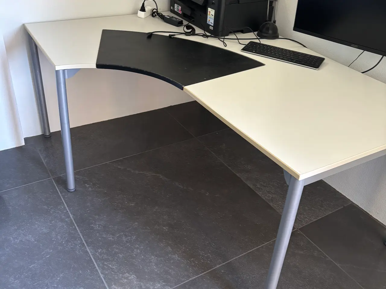 Billede 1 - Skrivebord