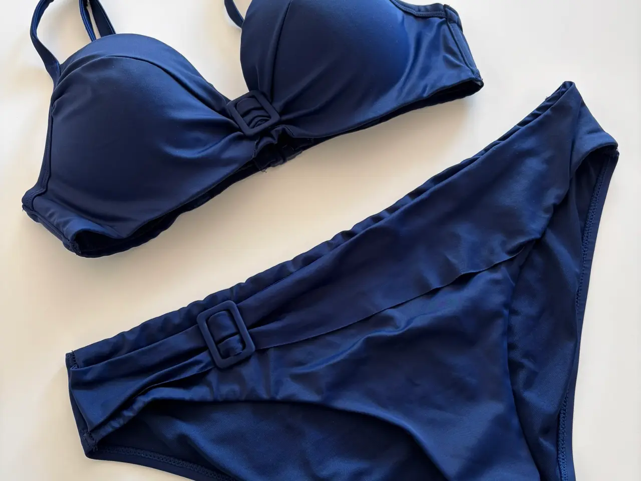 Billede 2 - Femilet Rivero bikini-sæt, str. 75C // 40