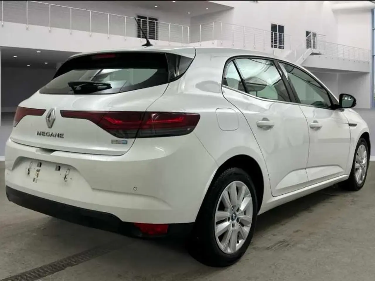 Billede 2 - Renault megane 1.6 Benzin plug ind 2023