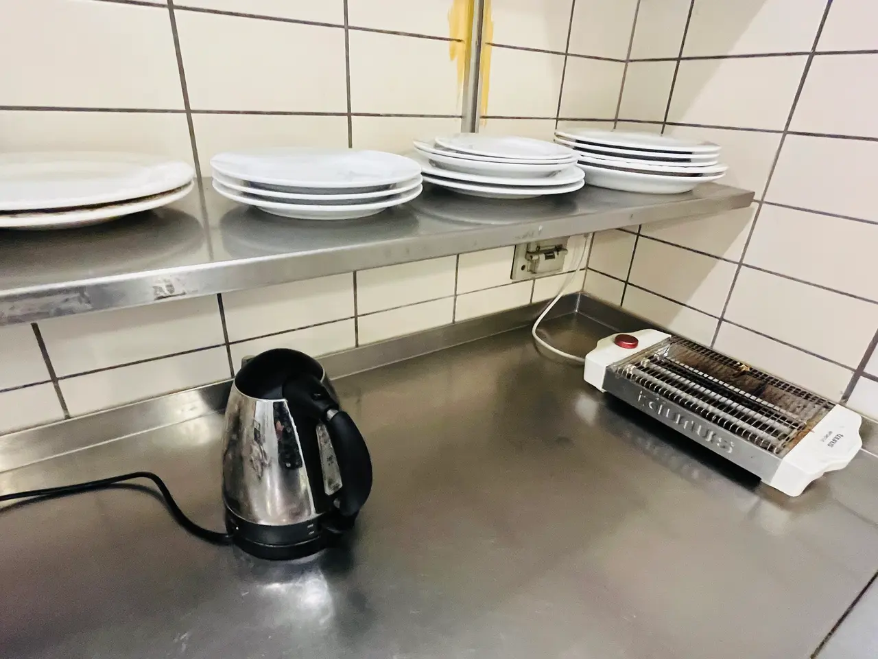 Billede 8 - Diverse Køkkenartikler: Gryder, Pander, Service m.m.