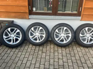 4 stk originale Hyundai fælge med Bridgestone dæk