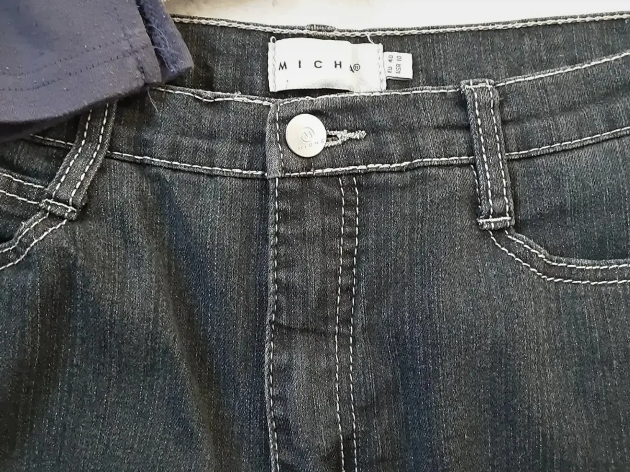 Billede 2 - Bukser/t-shirt/cardigan sæt. Str. 38.- 40.
