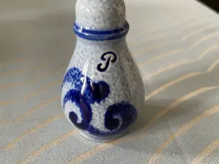 Peberbøsse i saltglasseret grå/blå