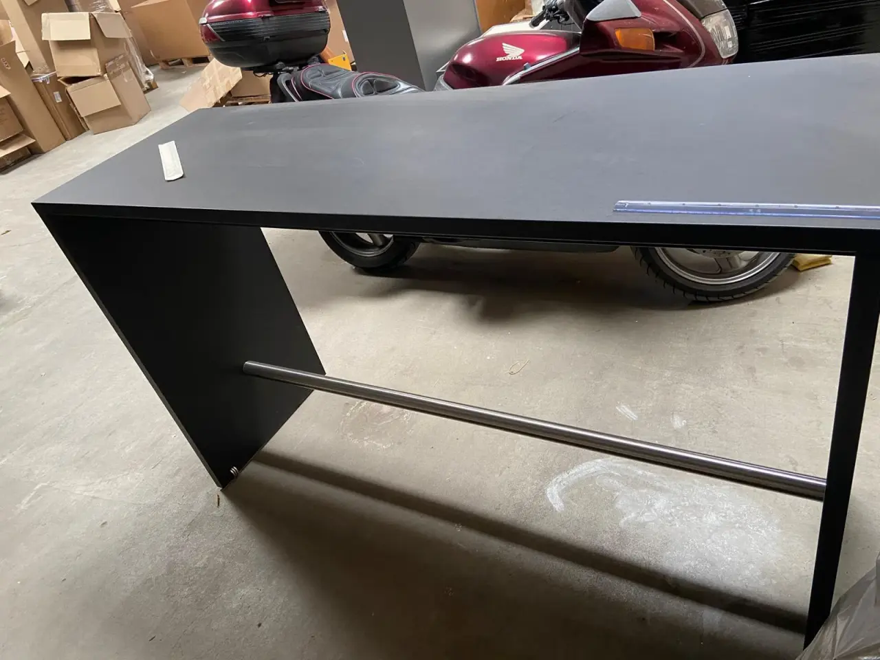 Billede 1 - Sort højbord / barbord med fodstøtte – flot stand