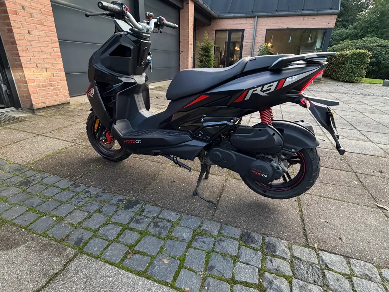 Billede 4 - MotoCr R9 30km Sort