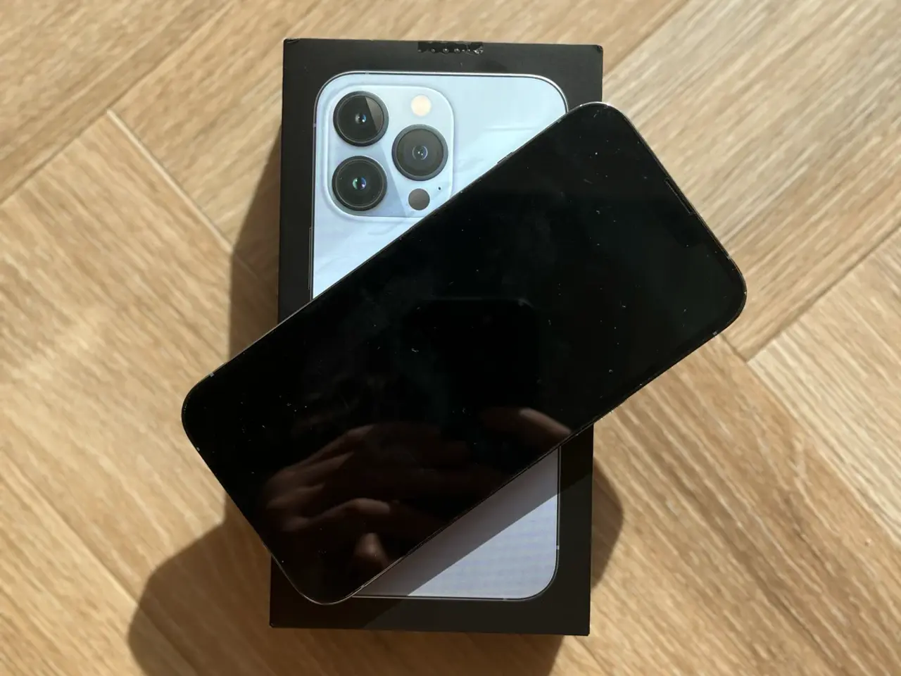 Billede 2 - iPhone 13 Pro (Sierra Blue) Flot stand.