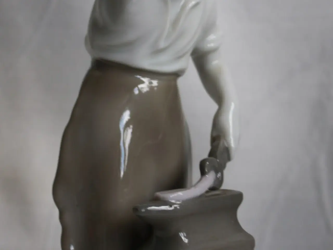 Billede 9 - Porcelænsfigur af smed