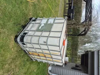 Regnvandstank 1000 l.