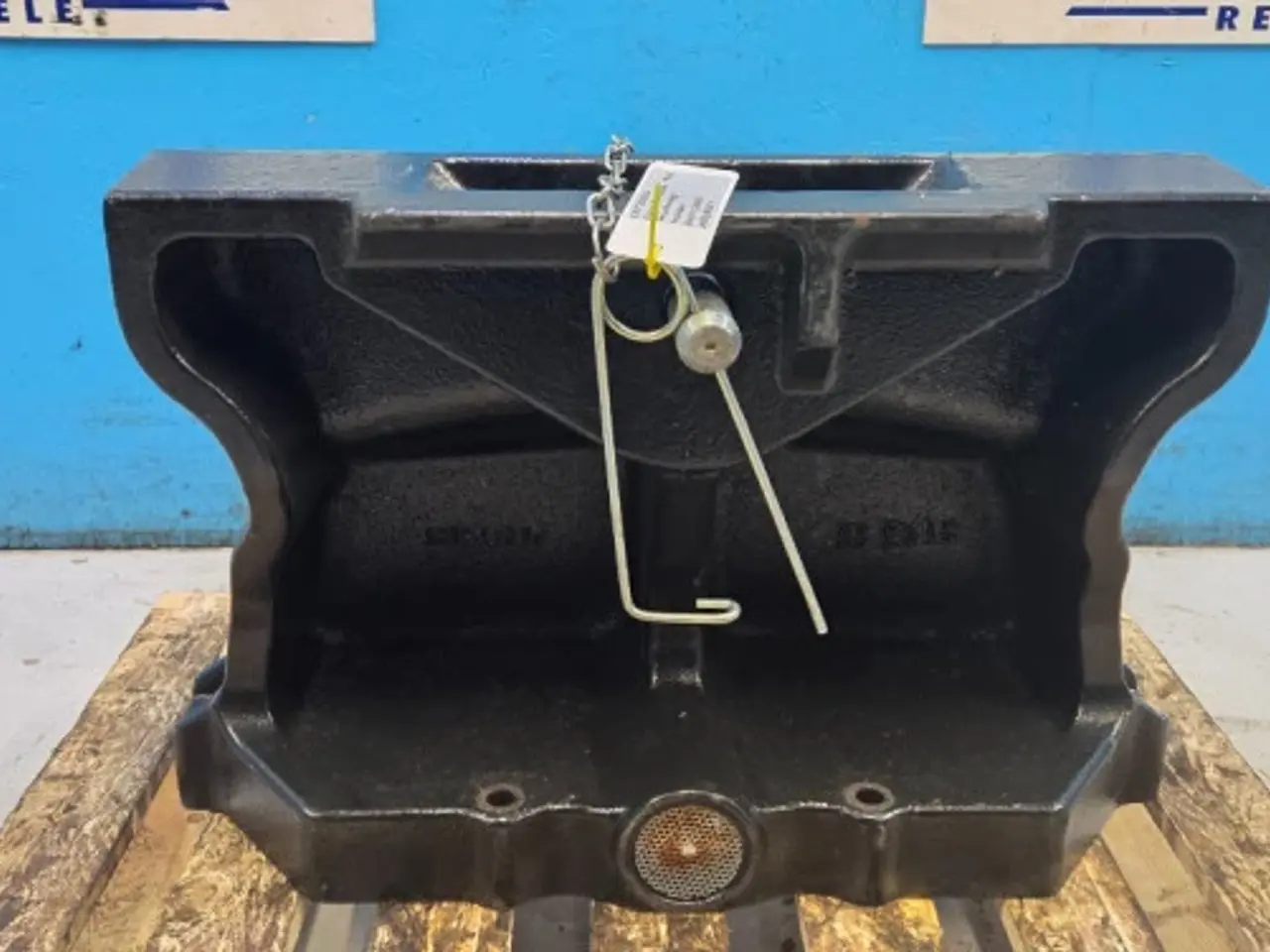 Billede 2 - Case Farmall 115C Frontvægt Holder 84313805